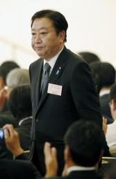 野田代表再選:足元から「民主離れ」 党員投票率が半減