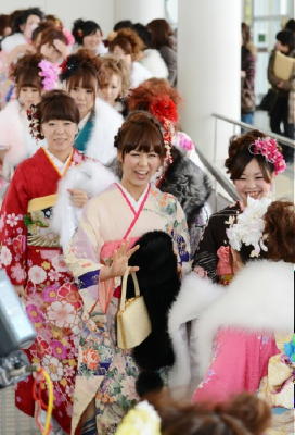 県内で最も早い成人式 有田町など2市1町