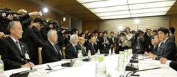 首相、賃上げ要請 経団連会長「賞与に反映」