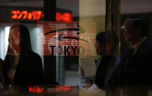<10:05> 日経平均は堅調、海運や陸運など中心に全面高