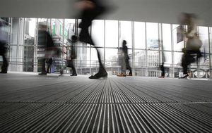景況感、9カ月ぶり改善 日銀短観、円安・株高効果