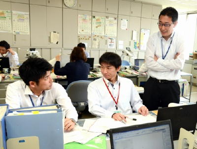 節電の夏を前に…県庁でクールビズ始まる(山梨県)