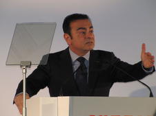 UPDATE2: 日産自<7201.T>、今期営業利益は前年比16.5%増 中期計画達成に自信