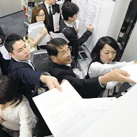 上場企業の経常益2割増 14年3月期