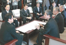 ILC国策で誘致を 東北推進協が文科省に要望