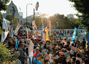 迫る参院選 「痛みへの想像力を」 原発反対 6万人国会囲む