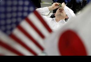 UPDATE 2-法人税減税、選択肢として否定しないが設備投資減税など優先=甘利経済再生相