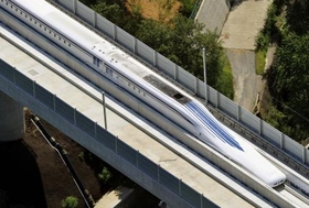 リニア本格試験始まる JR東海、山梨で500キロ走行