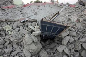 パキスタンでM7.7の地震、少なくとも80人死亡