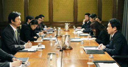 中韓外相、歴史問題で日本に強く対処する方針で意見が一致=韓国
