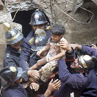 築30年のマンション倒壊、死者42人…インド