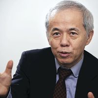 経産相、東電向け融資「変える方向ではない」