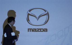 マツダ新型「アクセラ」の予約販売開始、HVはリッター30.8キロ