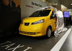 日産がNY市納入のイエローキャブ量産車を日本公開