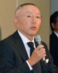 ファーストリテイリング “1兆円超え”