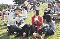 37店バーガー「がぶりッ」大山・博労座でフェスタ