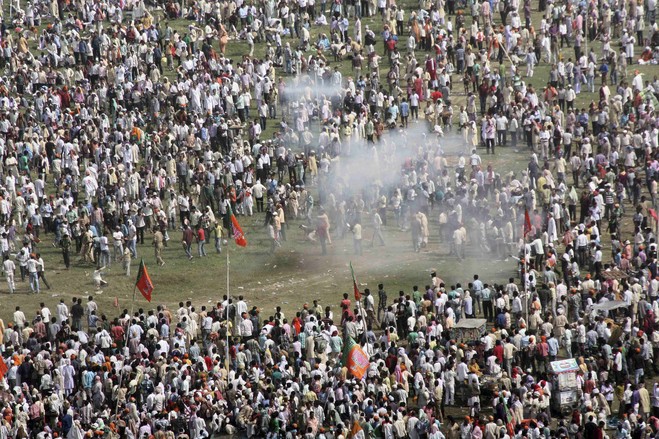インド:野党集会で爆弾テロ、6人死亡 イスラム過激派か