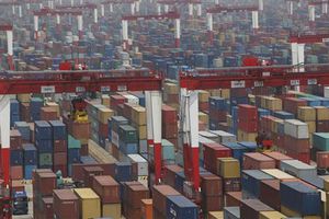 中国輸出2カ月ぶりプラス 10月前年比 EU向け回復