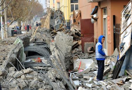 中国で石油パイプライン爆発、22人死亡