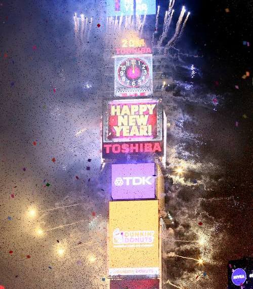 2014年の幕開けを刻んだ東芝ビジョン NYタイムズスクエア年末カウントダウン イベントレポート