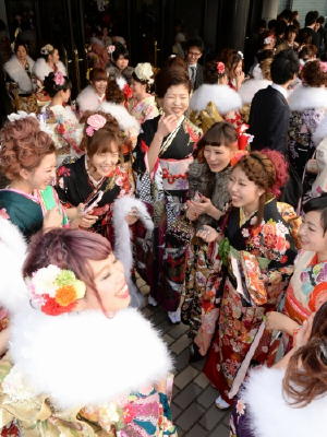 新成人「感謝忘れず挑戦」 8市町で式