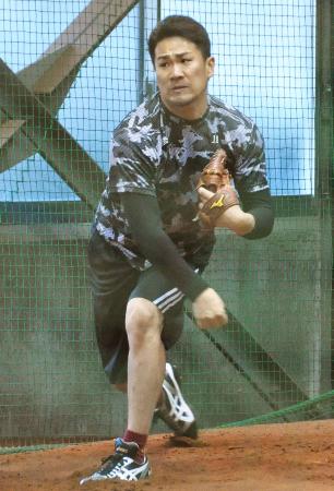 マー君、解禁メジャー球!D1・松井裕驚がくのブルペン30球!!