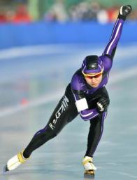 山根、復調の3連覇=高校スケート