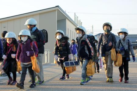 浜松ノロウイルス:14校で授業再開 児童は弁当持参