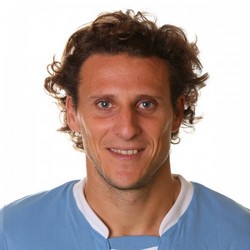 南アW杯MVP・フォルランがC大阪との契約発表