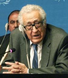 シリア:ホムス包囲一部解除 直接協議、初の成果