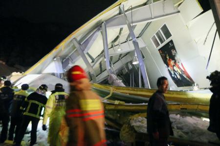 雪の重みで?体育館の屋根崩落し9人死亡…韓国