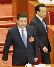 中国国防費増:「日本の防衛予算の3倍近く」日本政府懸念