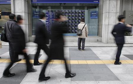 東京株式市場・寄り付き=続落、リスク回避の売り先行後は下げ渋る