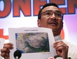 マレーシア機不明で操縦士自殺説も、最後の交信は副操縦士か