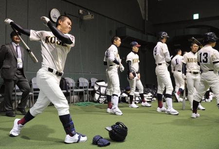 <福知山成美リポート>右腕対策、調整に汗 雨で中止
