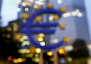 ECB、必要な限り低金利維持 利用可能な手段すべて検討=ドラギ総裁