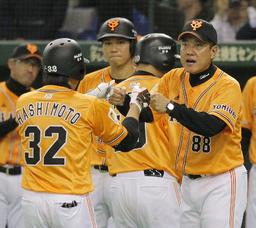 プロ野球:巨人が逃げ切る 中日11残塁