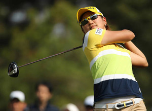 【中間速報】宮里美香が2打差3位でハーフターン!