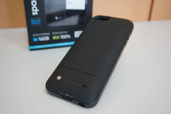 ストレージ&バッテリー付きiPhoneケース「mophie space pack」を試す