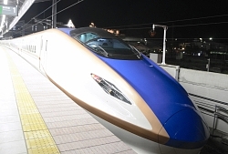 E7系、加速弱まるトラブルで運休 軽井沢―東京間の1編成
