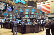 米国株、ダウ129ドル高で最高値更新 ナスダックも14年ぶり高値