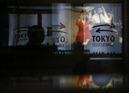 GPIF期待で日本株反発、強まる景気不安で需給材料に依存