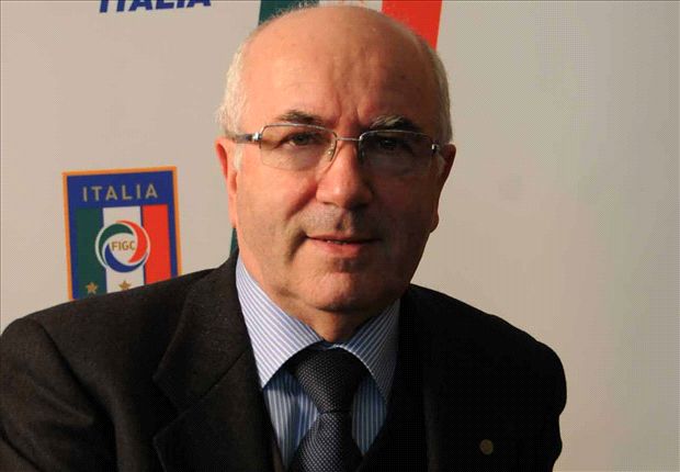 イタリア代表新監督、候補はザッケローニ氏やコンテ氏