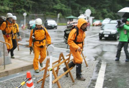 北アルプス不明、下流で２人発見 黒部の２人は救助