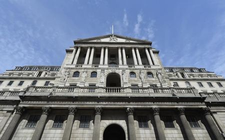 英中銀、2委員が利上げ支持＝議事録