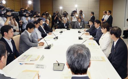 子供の貧困:改善目指す ２５指標対象、大綱閣議決定