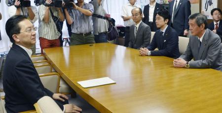 竹下復興相ら岩手訪問 財政支援、進捗見て検討