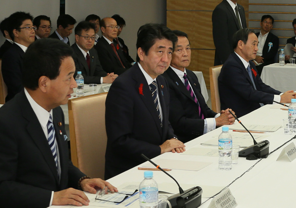 政府、来年度予算を議論 重点投資求める声