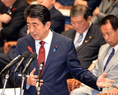安倍首相、朝日誤報は「日韓関係に大きな打撃。日本人の名誉を著しく傷つけた」