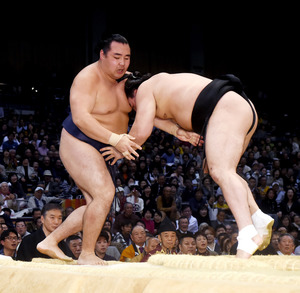 動き重かった鶴竜 「自分から壊れていった」